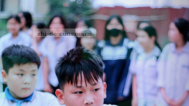 安全用心 暖心守护提醒您
注意警惕 别让骗局趁虚而入
小心为上 每次操作都确认一遍
多问一句 陌生链接先别急着点